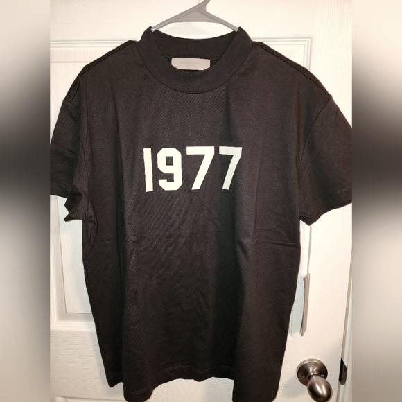 Fear Of God Essentials 1977 Crewneck Cotton T-shirt In Iron (XXS) - Picture 1 of 5